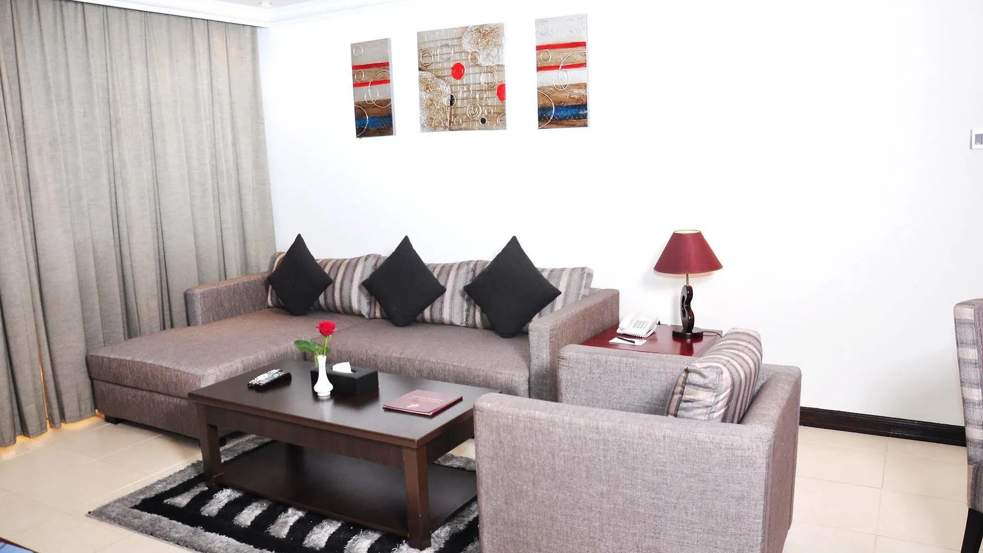 ****  Ewan Ajman Suites Hotel Emiratos Árabes Unidos